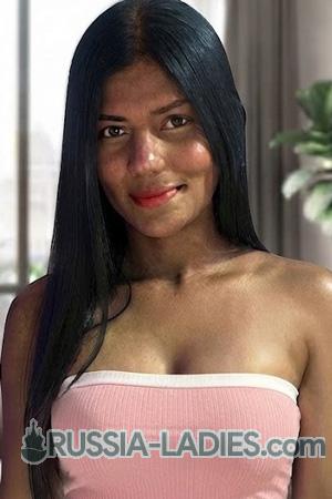 228306 - Laura Age: 26 - Colombia